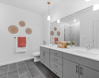4801 Springdale Dr - Photo Thumbnail 11