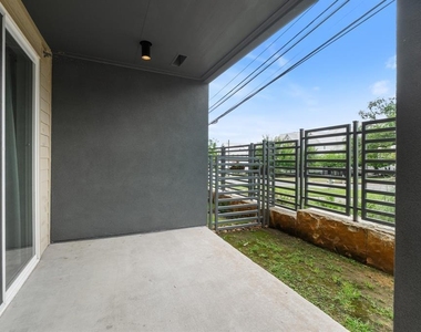 4801 Springdale Dr - Photo Thumbnail 23