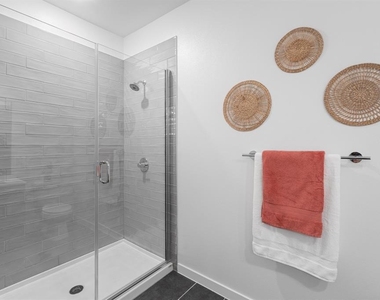 4801 Springdale Dr - Photo Thumbnail 16