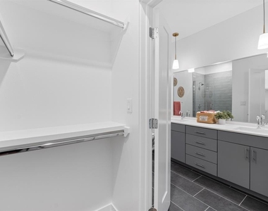 4801 Springdale Dr - Photo Thumbnail 18