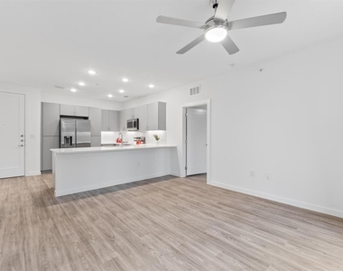 4801 Springdale Dr - Photo Thumbnail 22