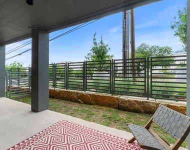 4801 Springdale Dr - Photo Thumbnail 9