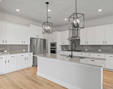 110 Nandina Path - Photo Thumbnail 2