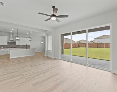 110 Nandina Path - Photo Thumbnail 3