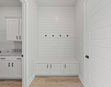 110 Nandina Path - Photo Thumbnail 4