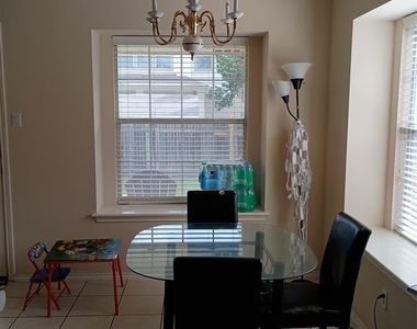 11616 Fletcher Hall Ln - Photo Thumbnail 4