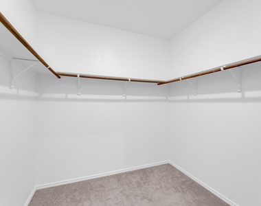 2812 Dezmond Diamond Ct - Photo Thumbnail 16