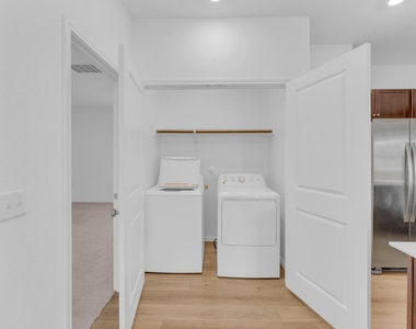 2812 Dezmond Diamond Ct - Photo Thumbnail 22