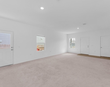 2812 Dezmond Diamond Ct - Photo Thumbnail 3