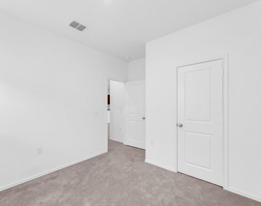 2812 Dezmond Diamond Ct - Photo Thumbnail 20