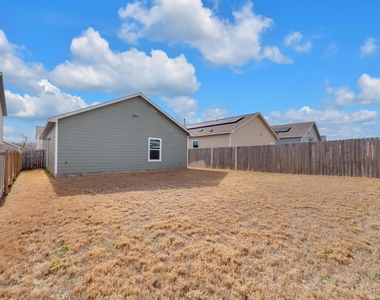 2812 Dezmond Diamond Ct - Photo Thumbnail 25