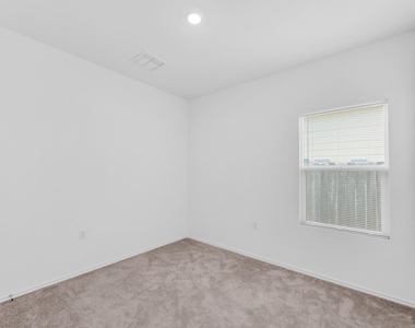 2812 Dezmond Diamond Ct - Photo Thumbnail 18