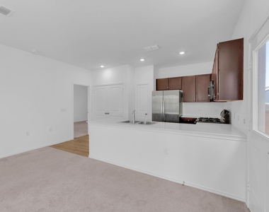 2812 Dezmond Diamond Ct - Photo Thumbnail 6