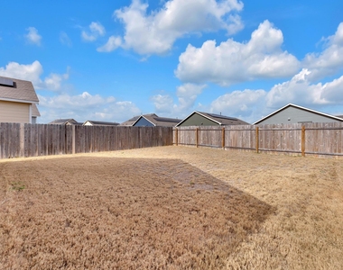 2812 Dezmond Diamond Ct - Photo Thumbnail 23