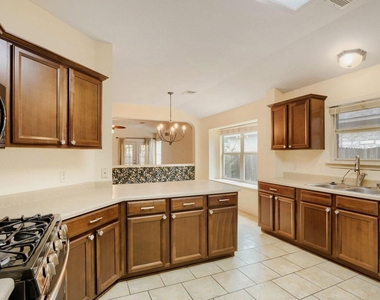 3410 Yogi Berra Way - Photo Thumbnail 2