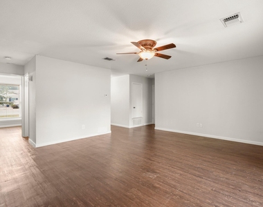 2004 Greenhill Dr - Photo Thumbnail 11