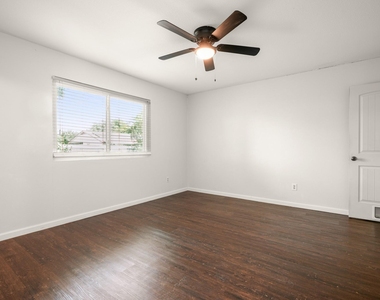 2004 Greenhill Dr - Photo Thumbnail 16