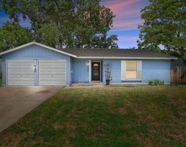 2004 Greenhill Dr - Photo Thumbnail 8