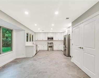 8506 Millway Dr - Photo Thumbnail 12