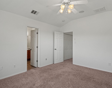 9201 Brodie Ln - Photo Thumbnail 15