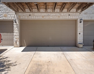9201 Brodie Ln - Photo Thumbnail 28