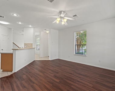 9201 Brodie Ln - Photo Thumbnail 3