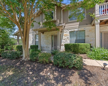 9201 Brodie Ln - Photo Thumbnail 2