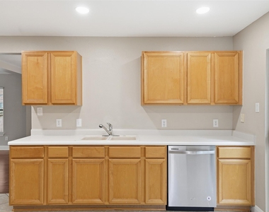 1304 Irene Dr - Photo Thumbnail 12