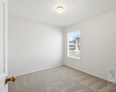 228 Pearl Lake Dr - Photo Thumbnail 15