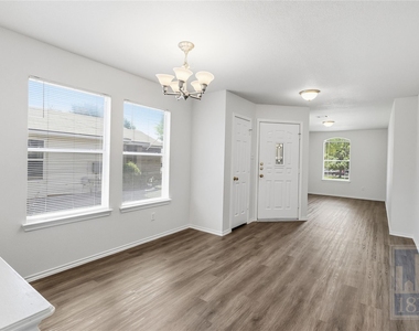 228 Pearl Lake Dr - Photo Thumbnail 4