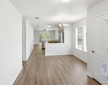 228 Pearl Lake Dr - Photo Thumbnail 3