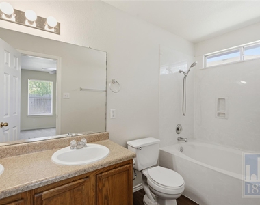 228 Pearl Lake Dr - Photo Thumbnail 9