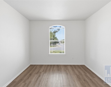 228 Pearl Lake Dr - Photo Thumbnail 17