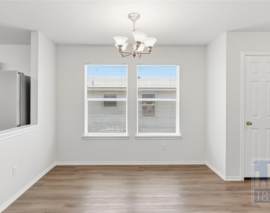 228 Pearl Lake Dr - Photo Thumbnail 5