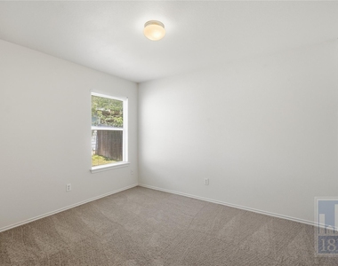228 Pearl Lake Dr - Photo Thumbnail 14