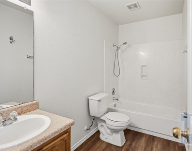 228 Pearl Lake Dr - Photo Thumbnail 13