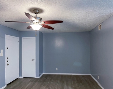 8907 Parkfield Dr - Photo Thumbnail 19