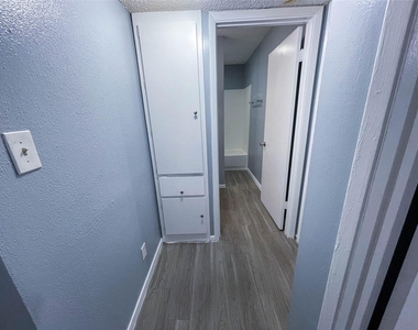 8907 Parkfield Dr - Photo Thumbnail 20