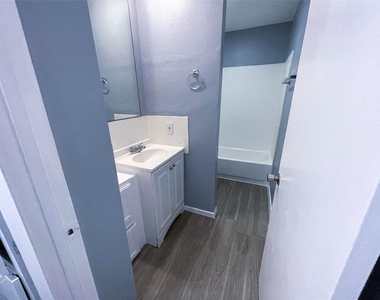 8907 Parkfield Dr - Photo Thumbnail 24