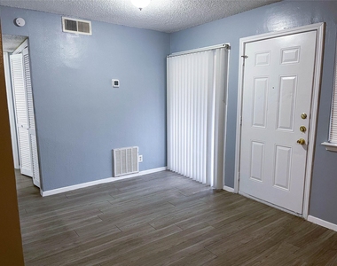 8907 Parkfield Dr - Photo Thumbnail 11