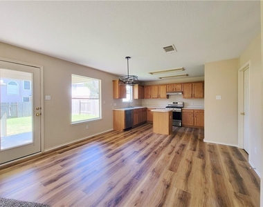 610 Cenizo Path - Photo Thumbnail 4