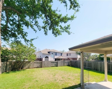 610 Cenizo Path - Photo Thumbnail 17