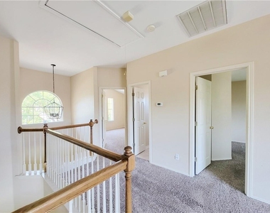 610 Cenizo Path - Photo Thumbnail 9