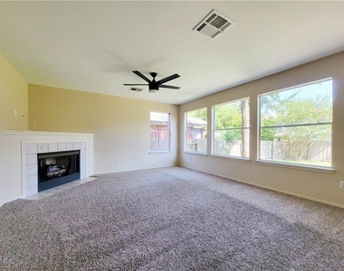 610 Cenizo Path - Photo Thumbnail 3