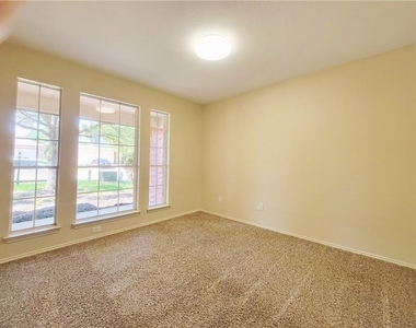 610 Cenizo Path - Photo Thumbnail 6