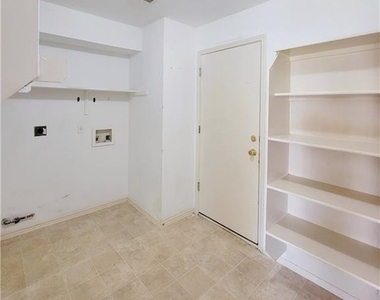 610 Cenizo Path - Photo Thumbnail 16