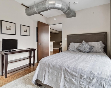 800 Brazos St - Photo Thumbnail 14