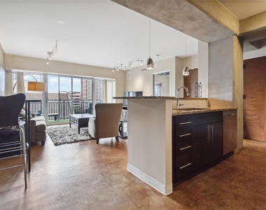 800 Brazos St - Photo Thumbnail 6