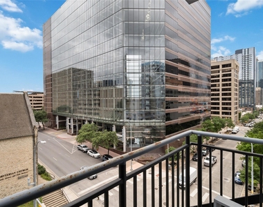 800 Brazos St - Photo Thumbnail 26