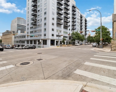 800 Brazos St - Photo Thumbnail 28